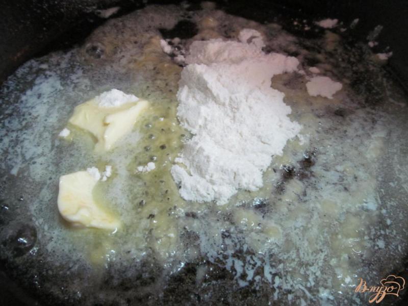 Фото приготовление рецепта: Блинчатый пирог с фаршем и овощами шаг №5