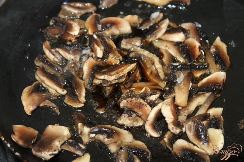 Фото приготовление рецепта: Шаурма с грибами и овощами шаг №3