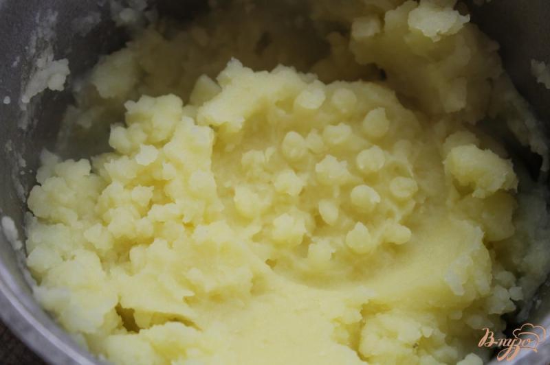 Фото приготовление рецепта: Картофельные зразы с оливками и перцем шаг №2