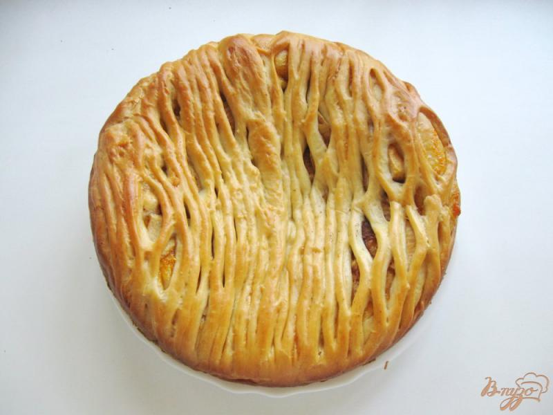 Фото приготовление рецепта: Пирог с абрикосовым джемом и яблоками шаг №8