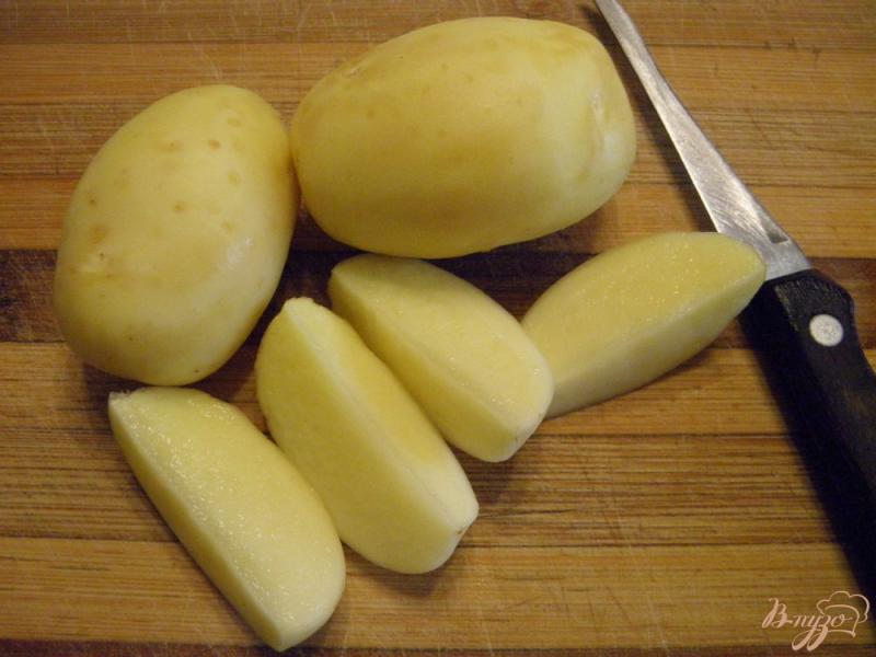 Фото приготовление рецепта: Вкуснейшая картошка в духовке шаг №2