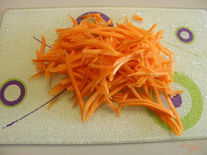 Фото приготовление рецепта: Сырно-морковный салат с чесноком шаг №1