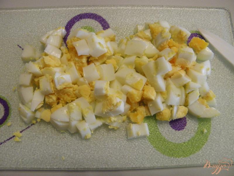Фото приготовление рецепта: Фасолевый салат с консервированными шампиньонами шаг №1