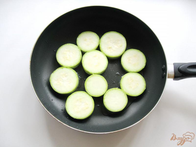 Фото приготовление рецепта: Салат из жареных кабачков и картофеля шаг №1