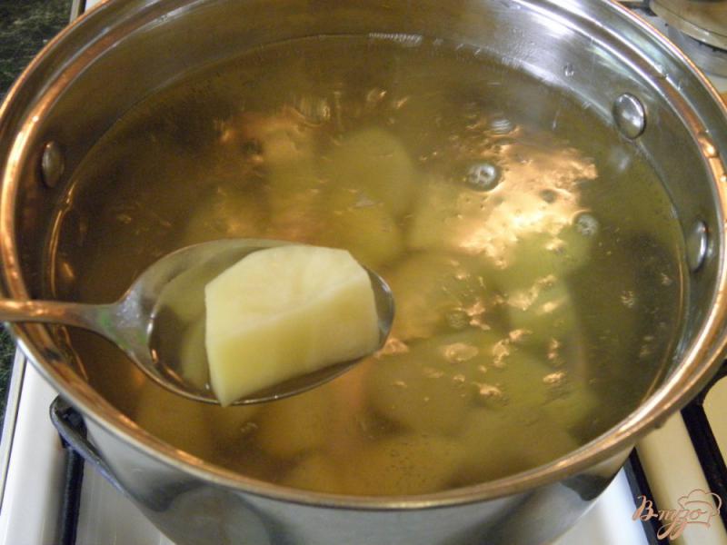 Фото приготовление рецепта: Суп-пюре сырный с укропом шаг №2