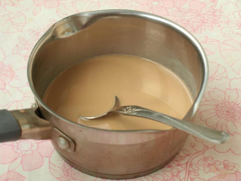 Фото приготовление рецепта: Полосатое кофейно-молочное желе шаг №3