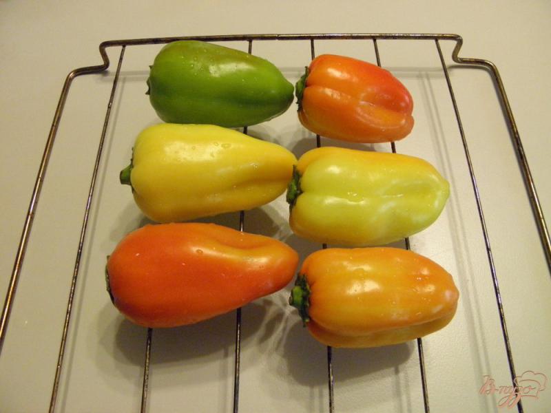 Фото приготовление рецепта: Болгарский перец запеченный в духовке шаг №2