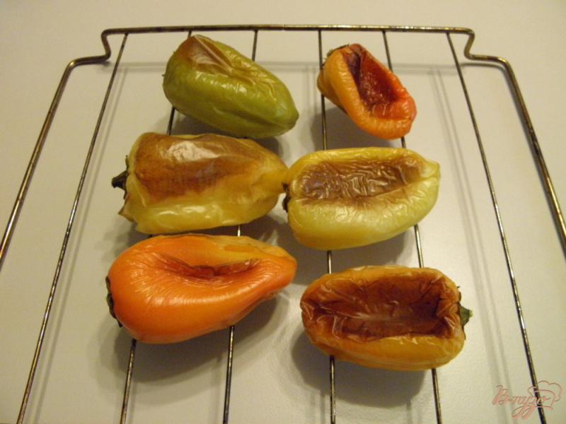 Фото приготовление рецепта: Болгарский перец запеченный в духовке шаг №4