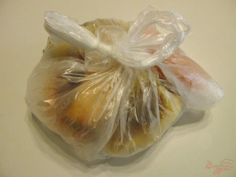 Фото приготовление рецепта: Салат из баклажанов с печеным перцем и чесноком шаг №6