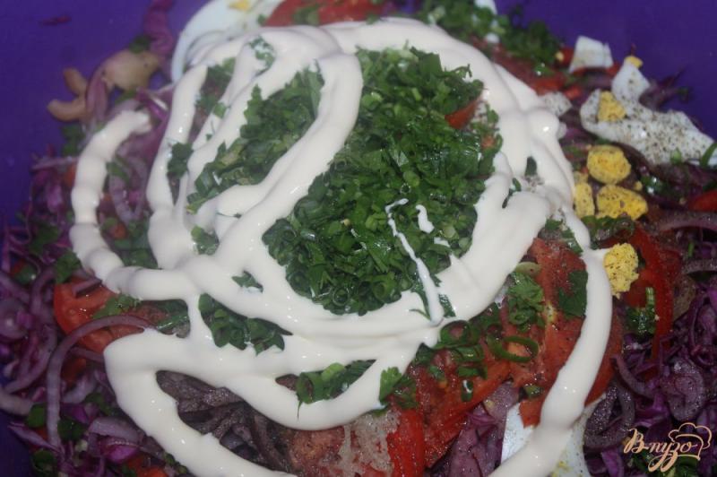 Фото приготовление рецепта: Салат из краснокочанной капусты с овощами шаг №7