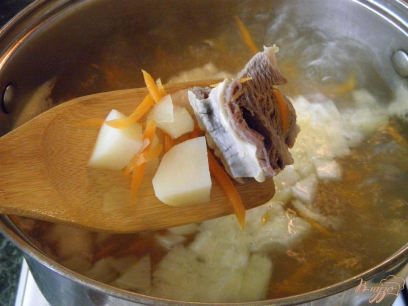 Фото приготовление рецепта: Зеленый щавелевый суп с яйцом шаг №3