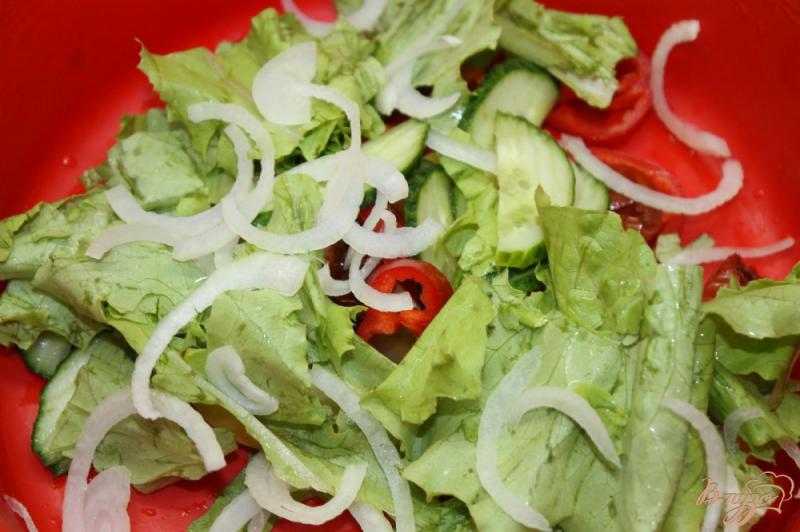 Фото приготовление рецепта: Салат с овощами и утиной грудкой шаг №6