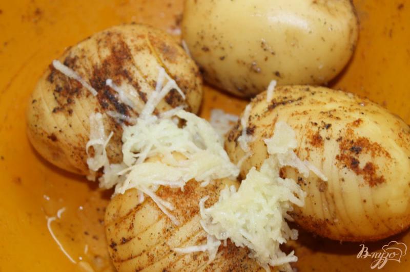 Фото приготовление рецепта: Фаршированный картофель баклажанами и перцем шаг №3