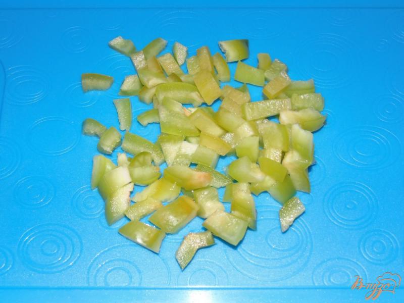 Фото приготовление рецепта: Салат из баклажана с яйцом и помидорами шаг №4