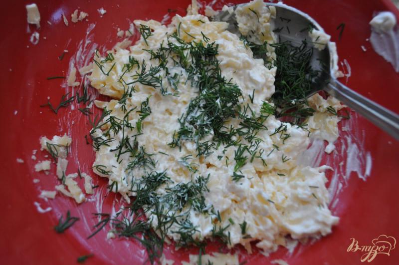 Фото приготовление рецепта: Жареный лаваш с сыром шаг №2