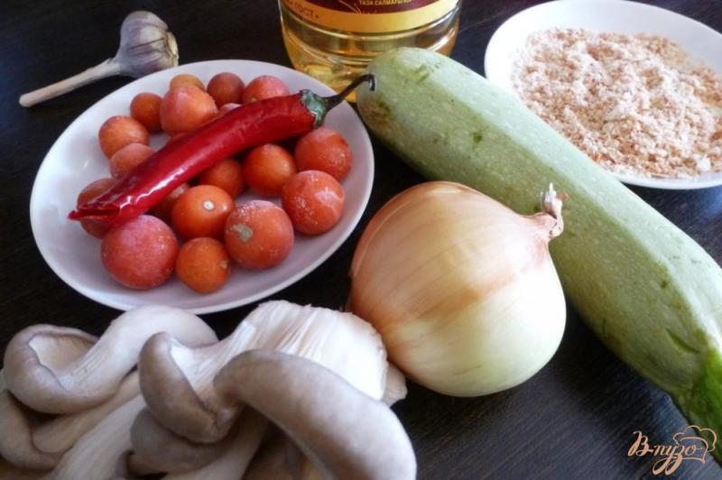Фото приготовление рецепта: Сельдь с овощами в духовке шаг №1