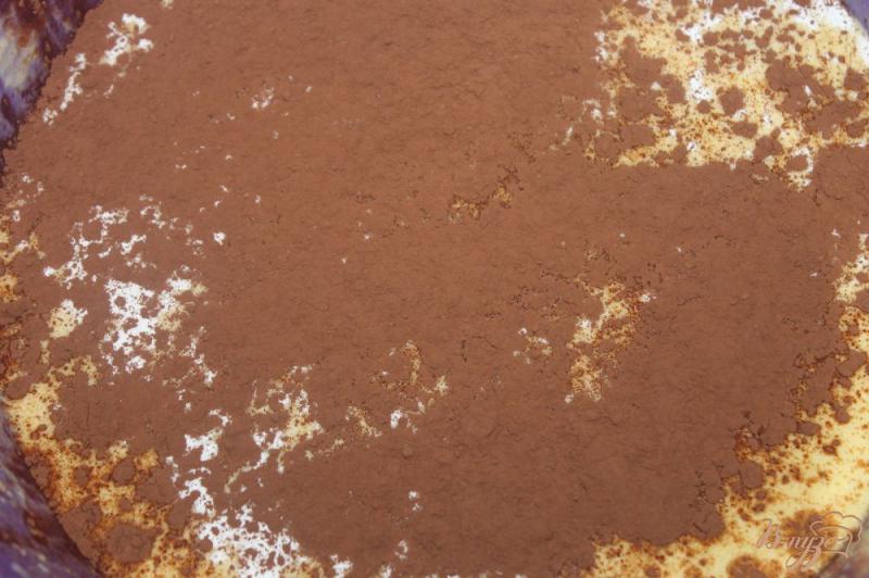 Фото приготовление рецепта: Шоколадные панкейки с бананом и сгущенным молоком шаг №3