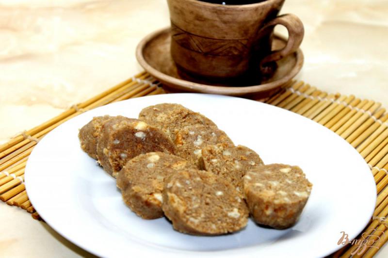 Фото приготовление рецепта: Быстрая сладкая колбаска с орехами к чаю шаг №7