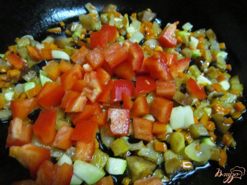 Фото приготовление рецепта: Овощной суп с фрикаделькам и пастой орзо шаг №4