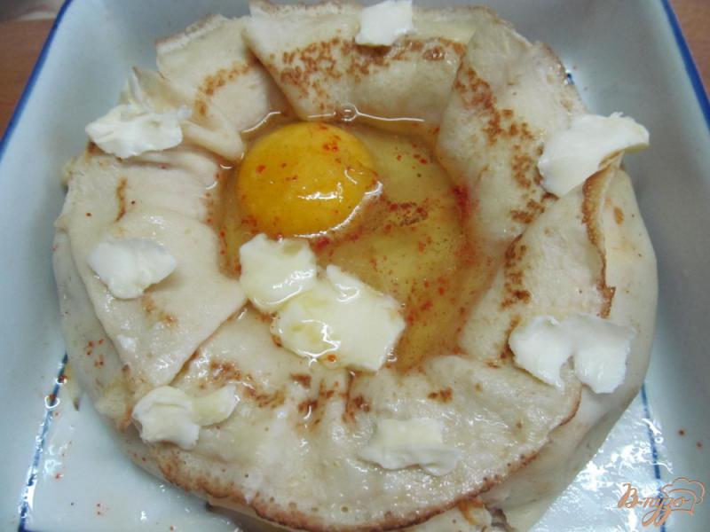 Фото приготовление рецепта: Рулет из блинов с яйцом шаг №5