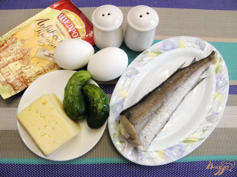 Фото приготовление рецепта: Салат рыбный из хека шаг №1