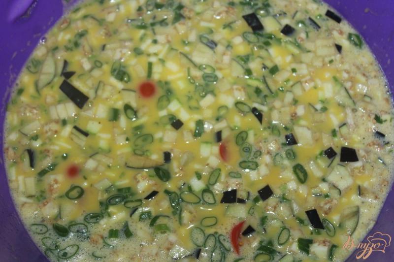 Фото приготовление рецепта: Пышный омлет с летними овощами в духовке шаг №5