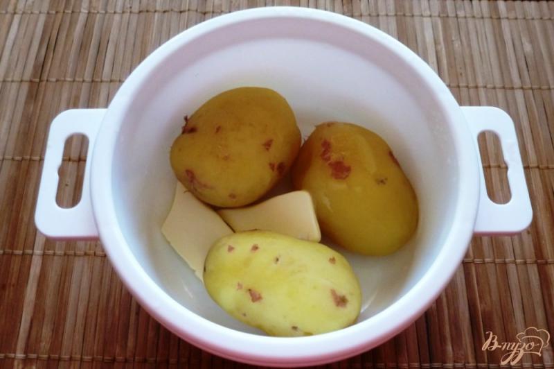 Фото приготовление рецепта: Молодая картошка с зеленью в микроволновке шаг №3