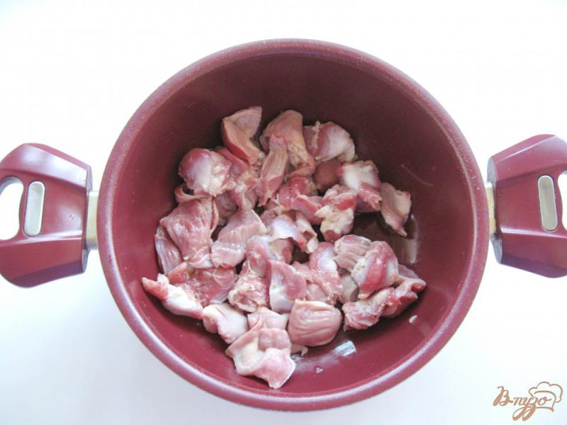 Фото приготовление рецепта: Куриные желудки с грибами в сметане шаг №1