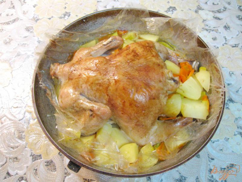Фото приготовление рецепта: Цыпленок в рукаве с овощами шаг №6