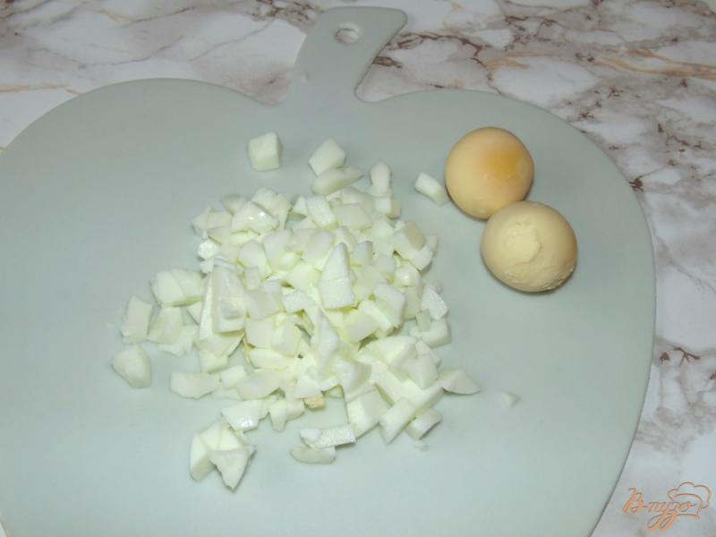 Фото приготовление рецепта: Острый салат из баклажана с черной фасолью шаг №3