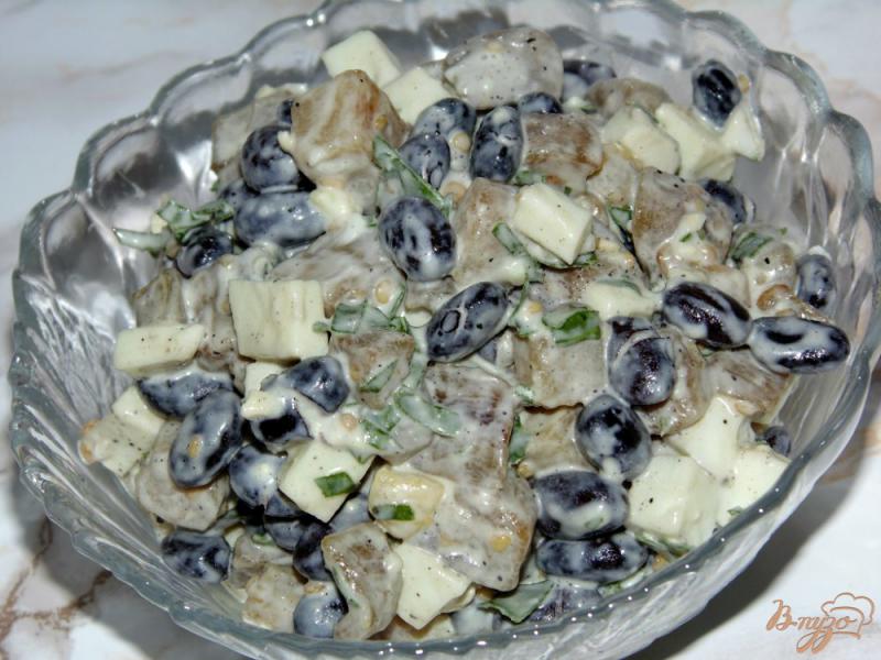 Фото приготовление рецепта: Острый салат из баклажана с черной фасолью шаг №6
