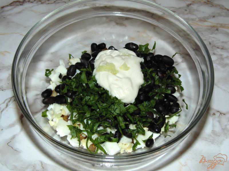 Фото приготовление рецепта: Острый салат из баклажана с черной фасолью шаг №5