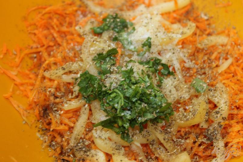 Фото приготовление рецепта: Морковь по - корейски с перцем и кинзой шаг №5