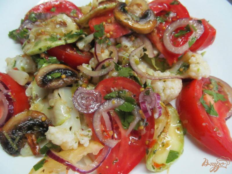 Фото приготовление рецепта: Салат с цветной капустой и кабачком шаг №6