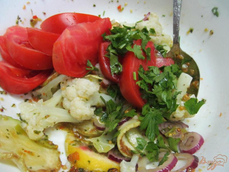 Фото приготовление рецепта: Салат с цветной капустой и кабачком шаг №5