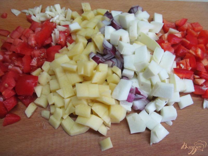 Фото приготовление рецепта: Овощное рагу с патиссоном шаг №1