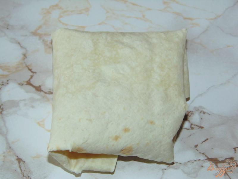 Фото приготовление рецепта: Сладкие конвертики из лаваша с грушей шаг №4