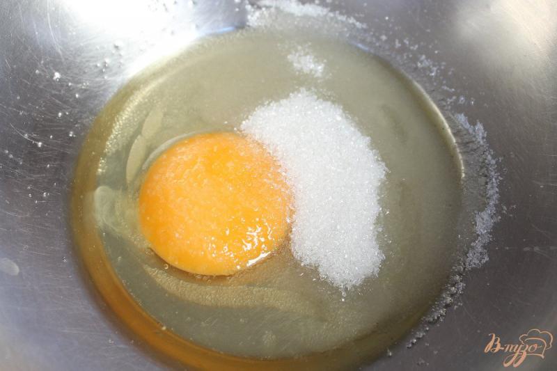 Фото приготовление рецепта: Сладкие блины с персиком шаг №1