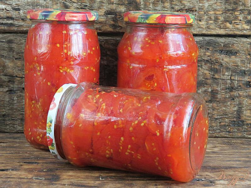 Фото приготовление рецепта: Консервированные помидоры дольками шаг №6