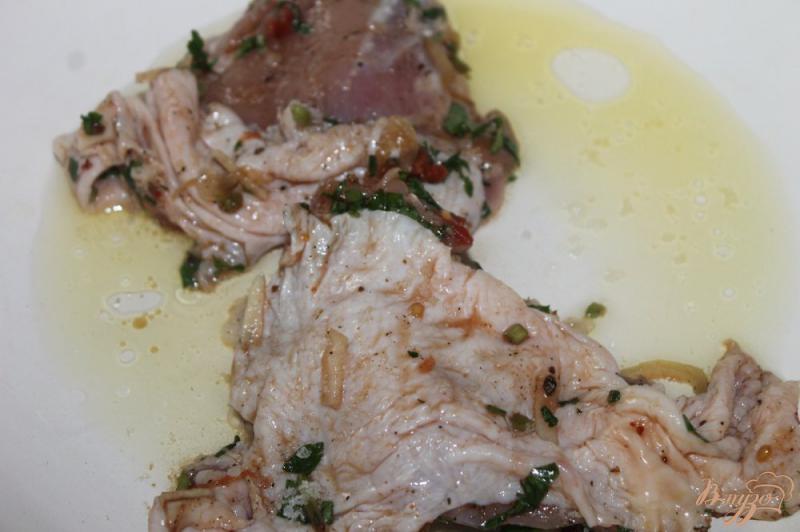 Фото приготовление рецепта: Куриные бедра в грибном соусе шаг №5