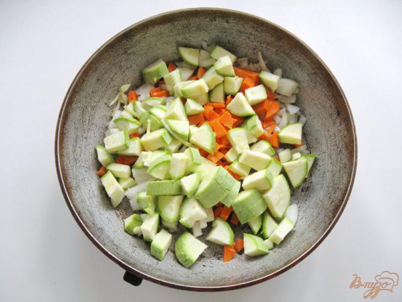 Фото приготовление рецепта: Икра из баклажанов и кабачков с томатной пастой шаг №2