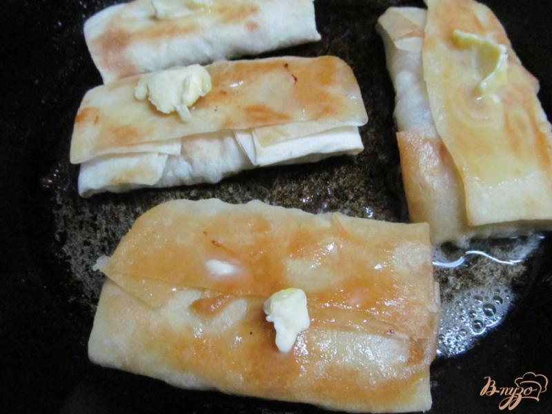 Фото приготовление рецепта: Пирожки из лаваша с куриным фаршем шаг №4