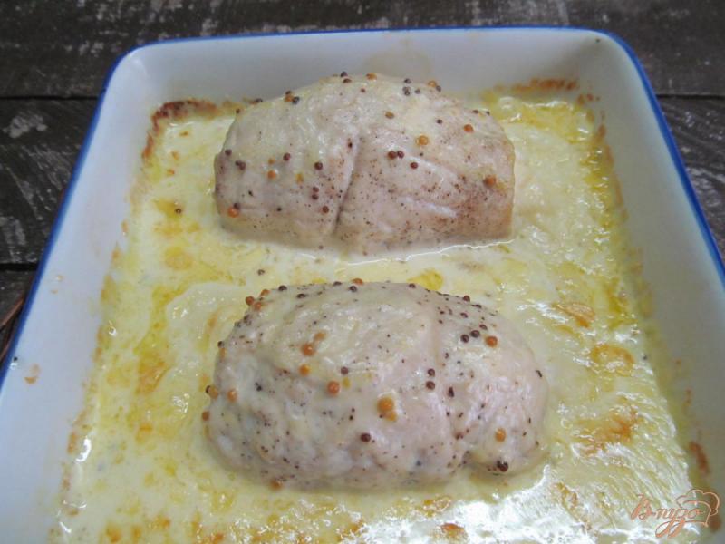 Фото приготовление рецепта: Рулеты из куриной грудки с плавленым сыром шаг №7