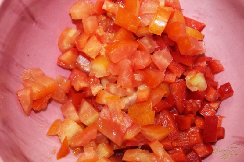 Фото приготовление рецепта: Фаршированное куриное филе перцем и помидорами шаг №3