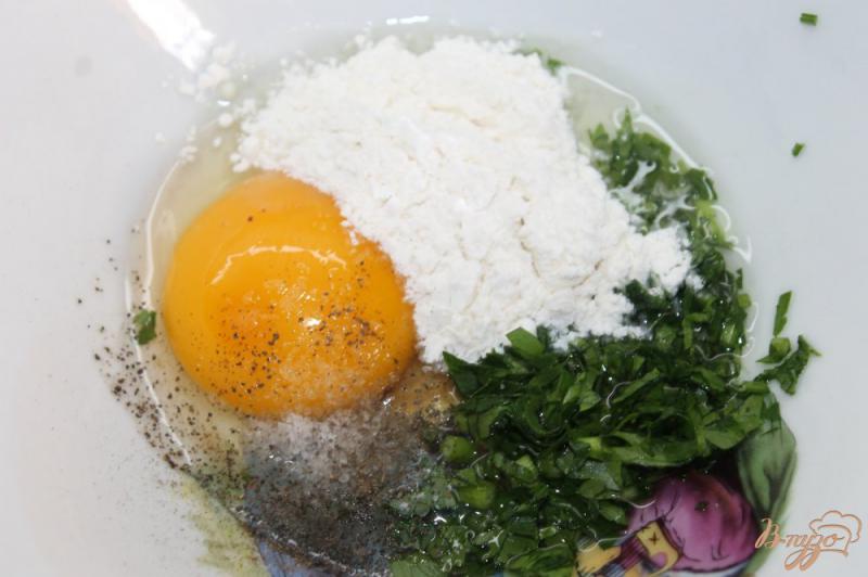 Фото приготовление рецепта: Филе толстолобика в сырном кляре с зеленью шаг №2