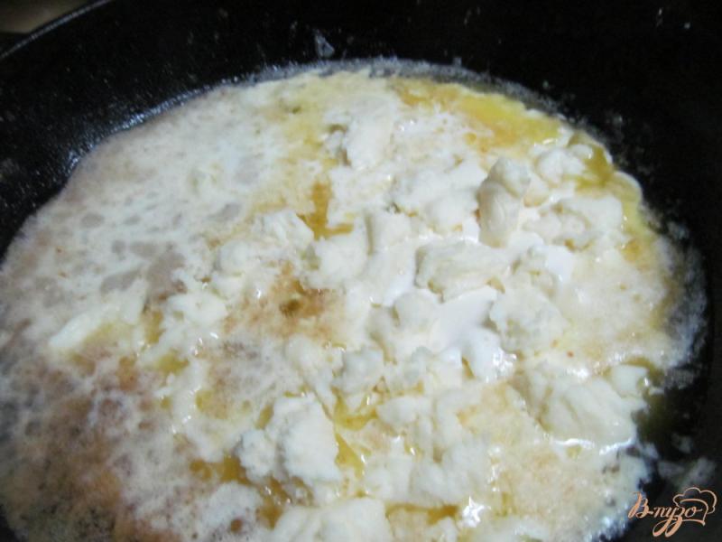 Фото приготовление рецепта: Брокколи под соусом с хрустящим луком шаг №4