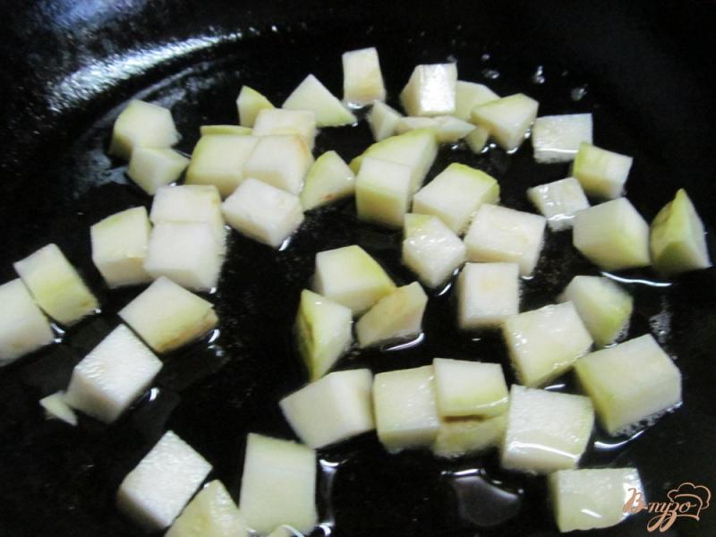 Фото приготовление рецепта: Салат из цветной капусты с беконом и яйцом шаг №2