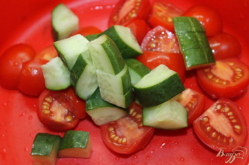 Фото приготовление рецепта: Быстрый овощной салат с сыром шаг №2