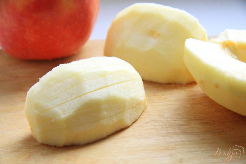 Фото приготовление рецепта: Осенний пирог с облепихой и яблоками шаг №6