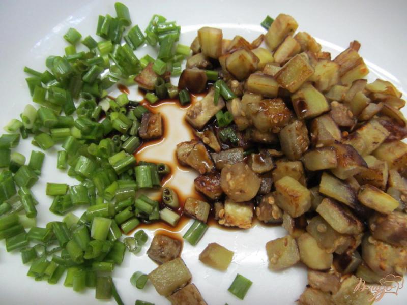 Фото приготовление рецепта: Салат с баклажаном и свининой шаг №3